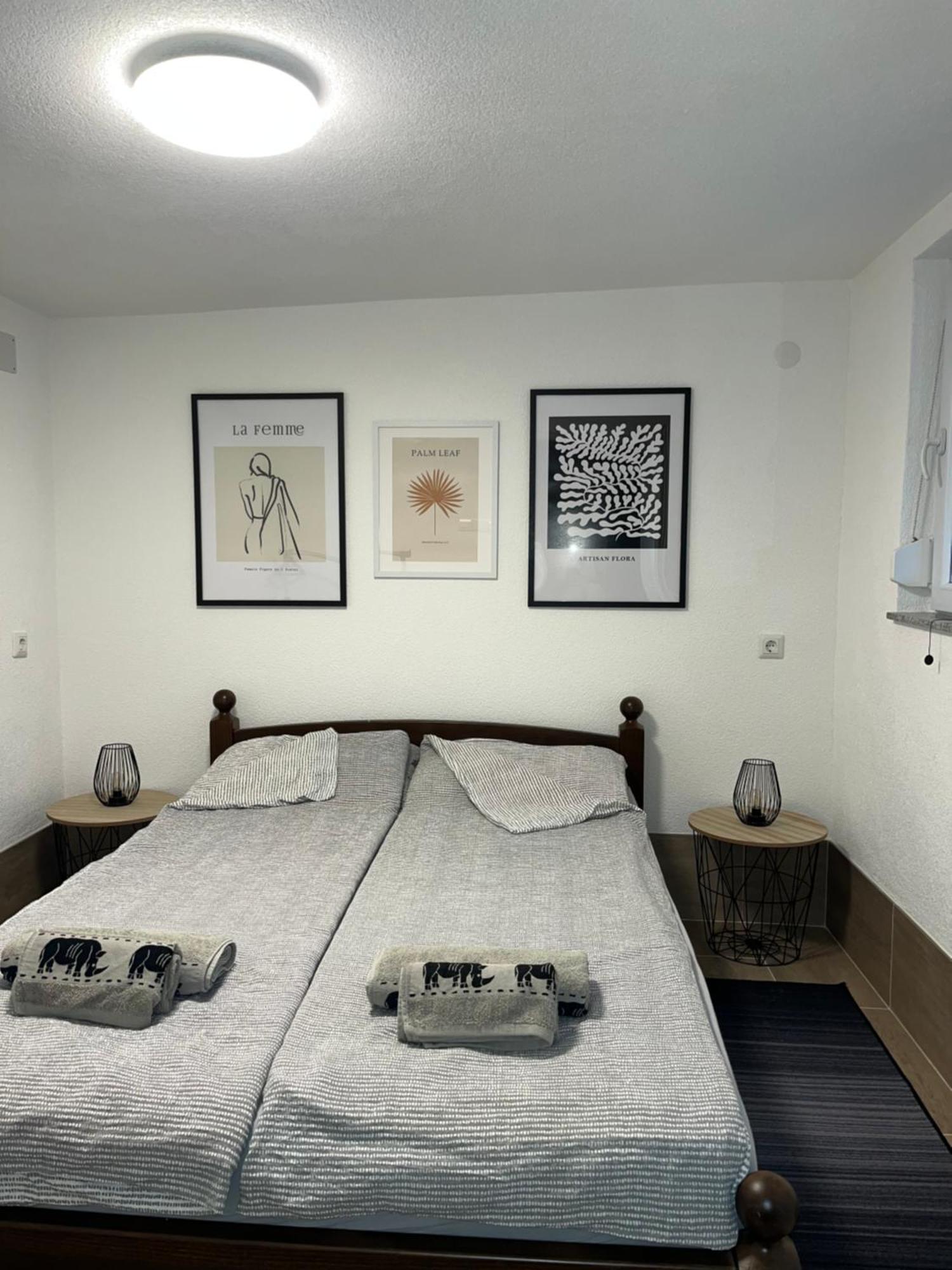 Studio Apartman Azra Kulen Vakuf Esterno foto