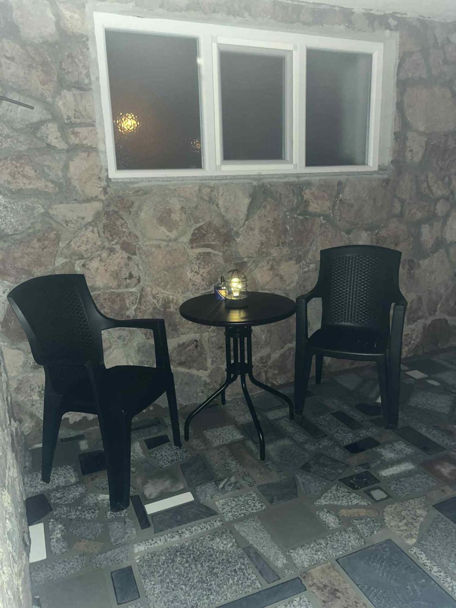 Studio Apartman Azra Kulen Vakuf Esterno foto